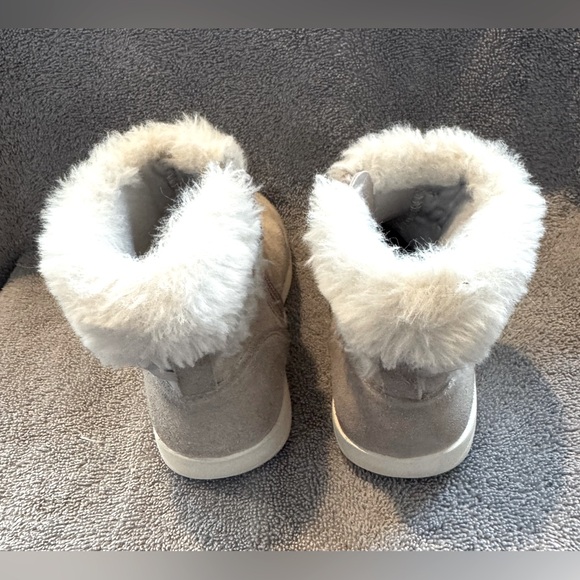 Stride Rite Toddler girl Tessa Boot in light purple with white fur size 10M - Picture 2 of 6